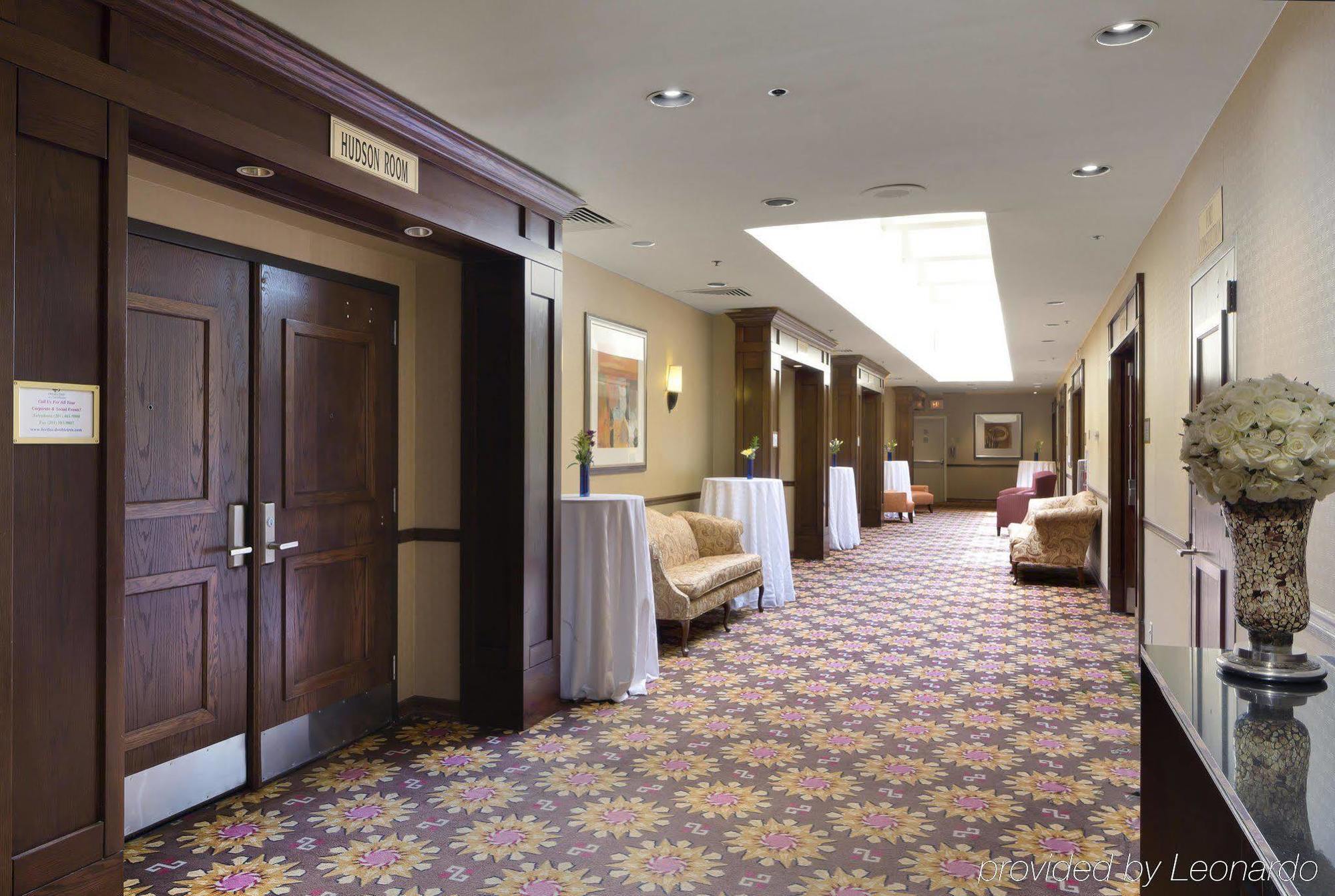 Doubletree By Hilton Fort Lee/George Washington Bridge Exterior foto